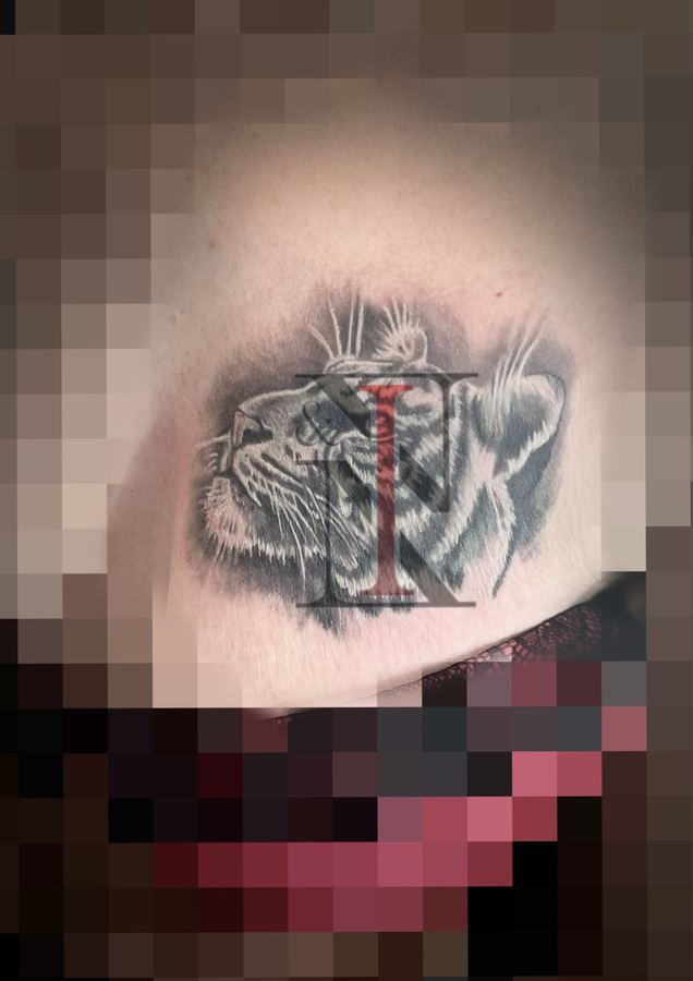 Cover-up-Tattoo von Needle & Ink