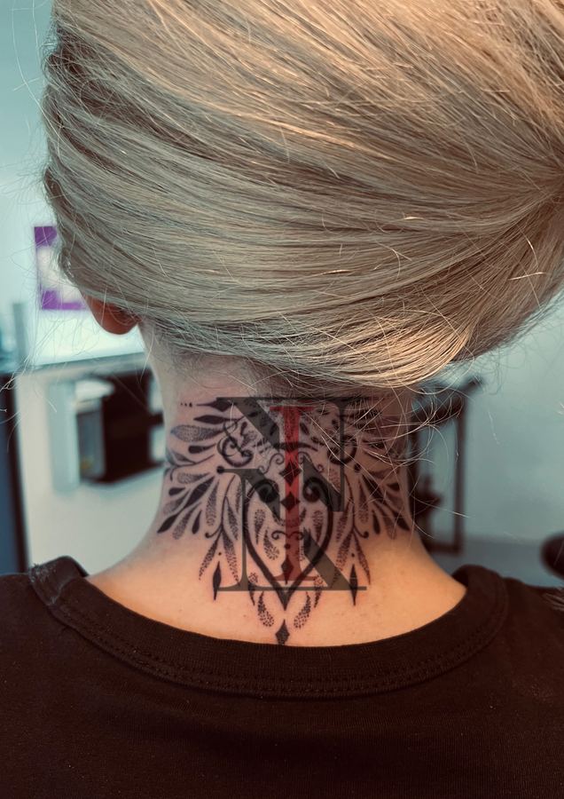 Mandala & Dotwork-Tattoo von Needle & Ink