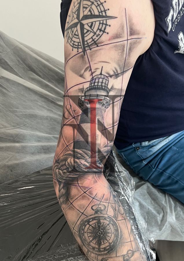 Realistic-Tattoo von Needle & Ink