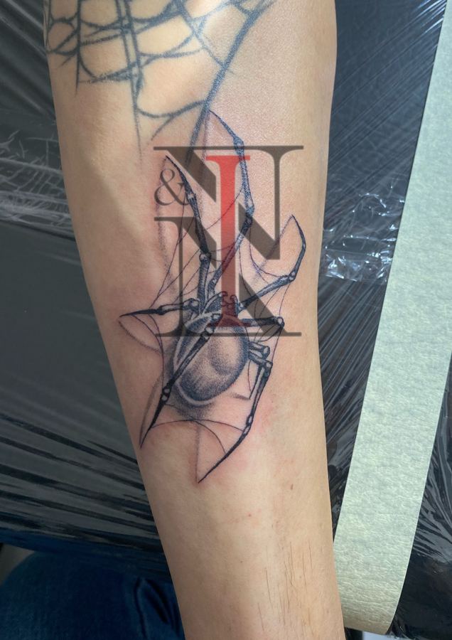 Realistic-Tattoo von Needle & Ink