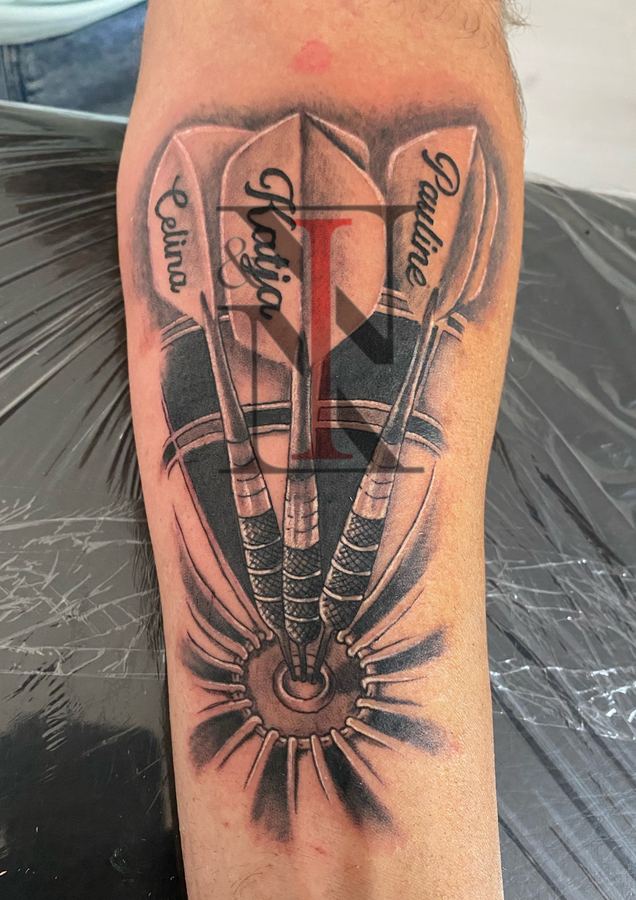 Realistic-Tattoo von Needle & Ink