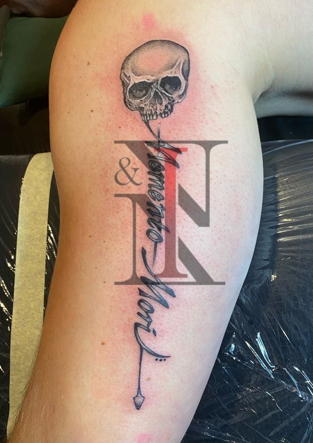 Skull-Tattoo von Needle & Ink